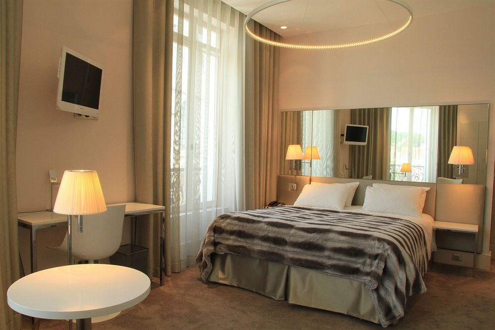 Le Cesar Otel Plan-de-Cuques Dış mekan fotoğraf